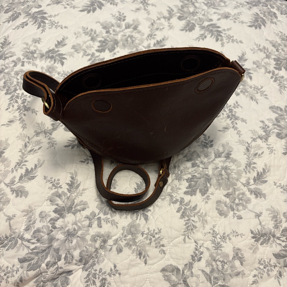 Elegant Brown Leather Women's Bag - Picture 3 of 11